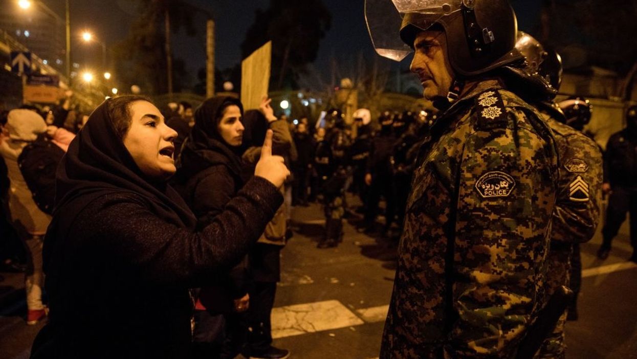 Viral Twitter thread by prominent journalist exposes liberal hypocrisy on Iran protests