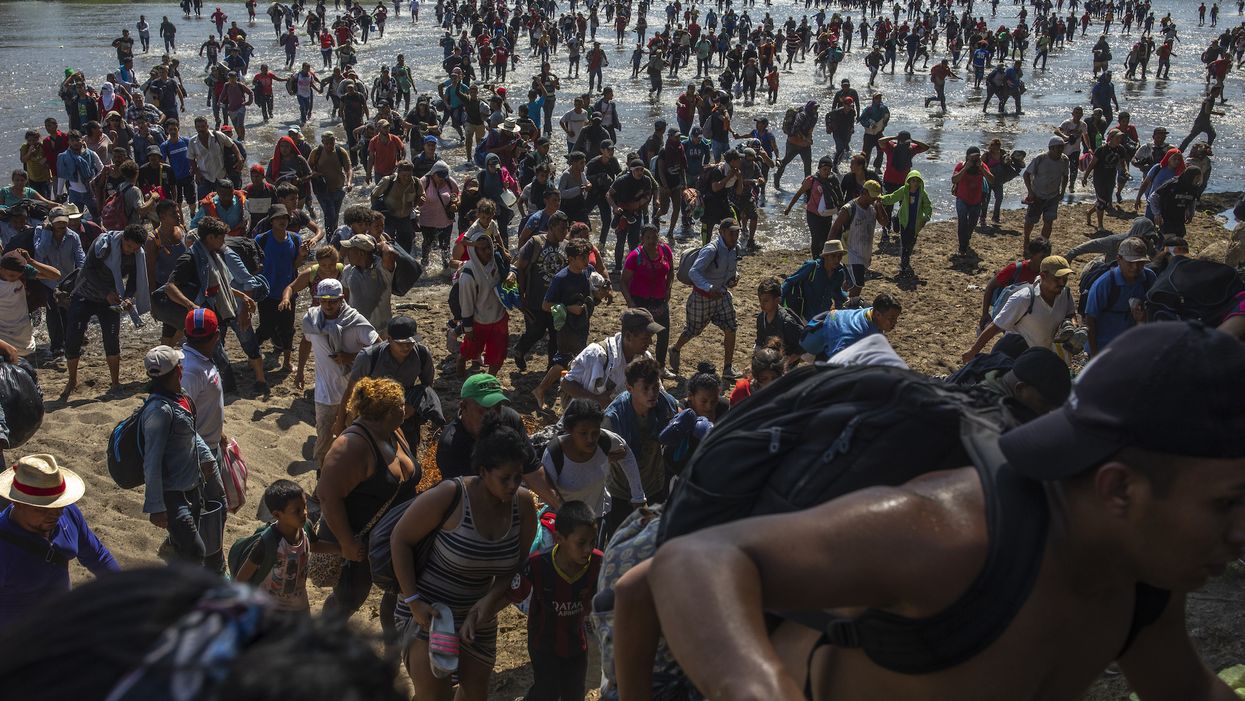 Migrants attack Mexican soldiers at Guatemala border, demand entry across to US