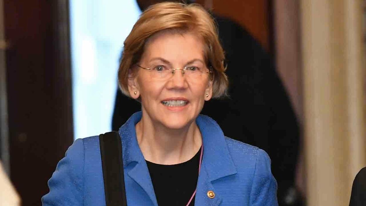 Elizabeth Warren pledges to fill at least half her Cabinet with women and 'non binary people'