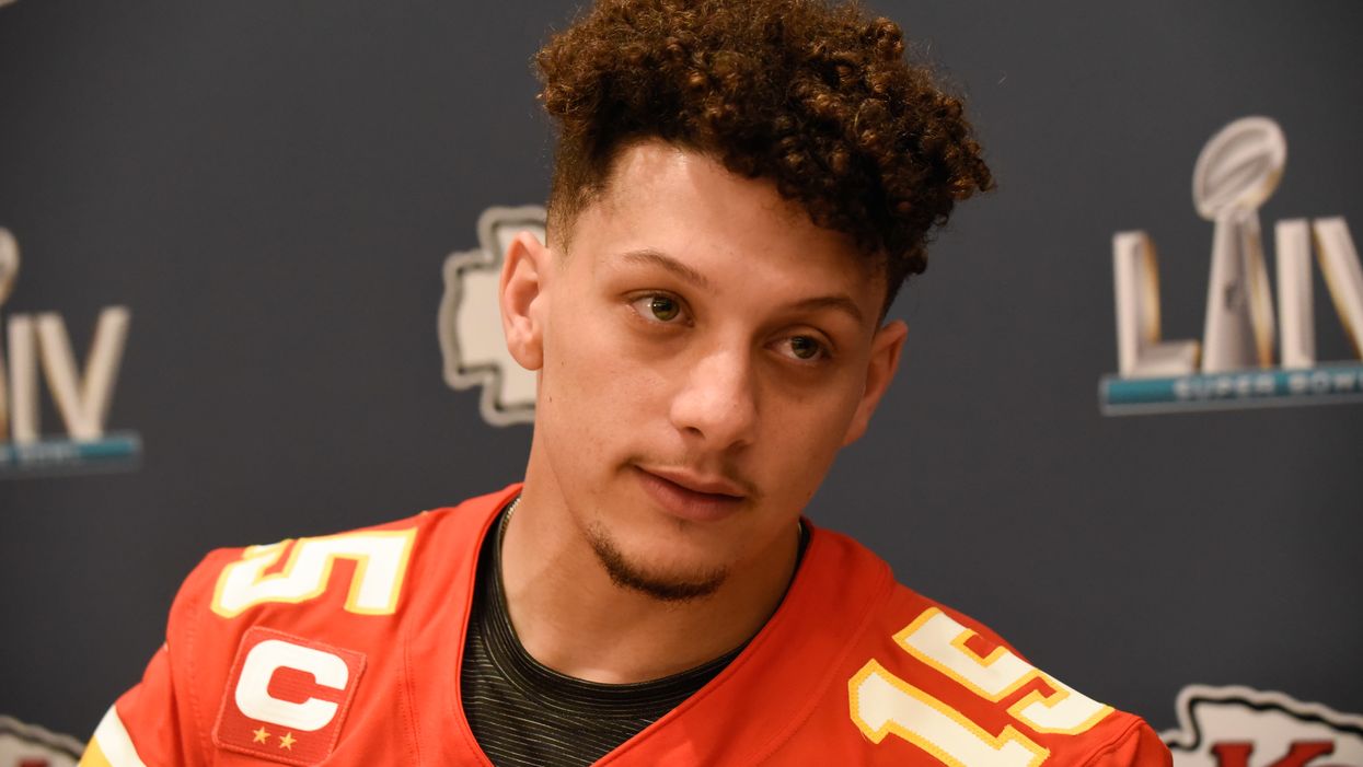 Social media tries to cancel Chiefs QB Patrick Mahomes after old Trayvon Martin-George Zimmerman tweets resurface. Social media apparently didn't do its research.