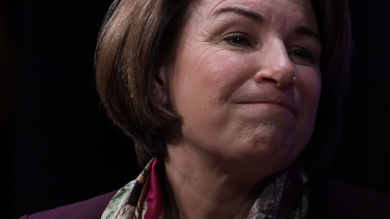 Amy Klobuchar embarrassed by foreign policy question from Telemundo interviewer