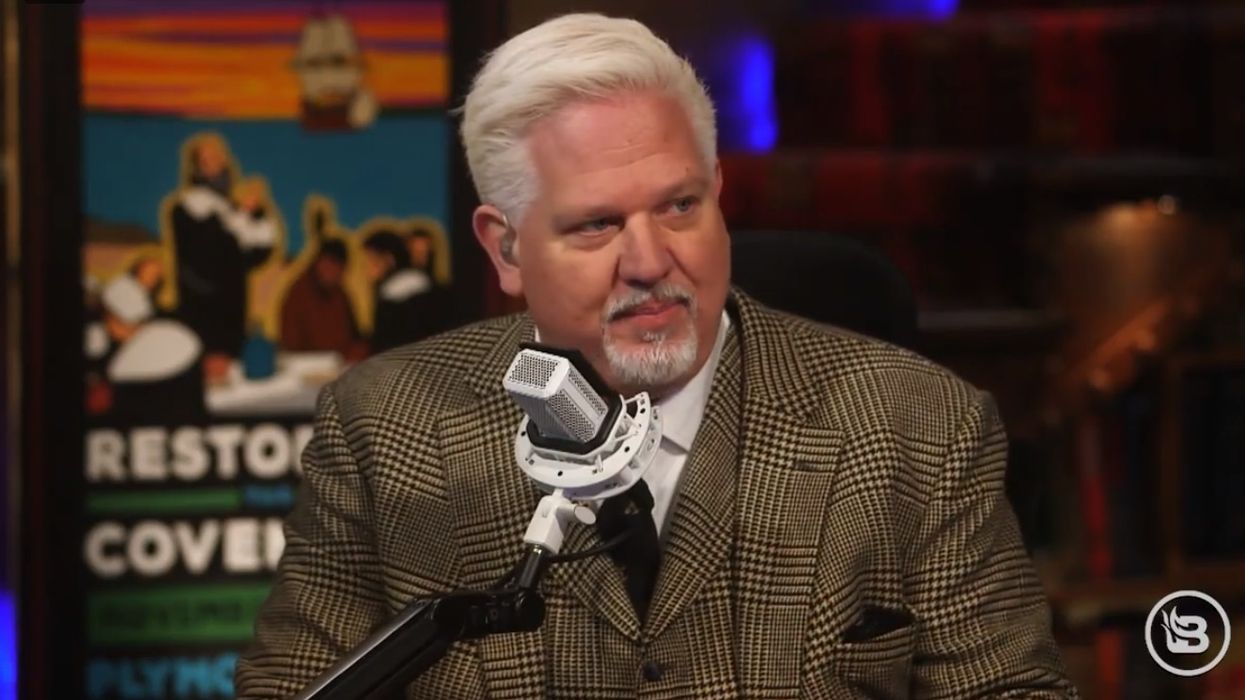 VIDEO: Both Bernie Sanders and Barack Obama are radicals, but there's one HUGE difference