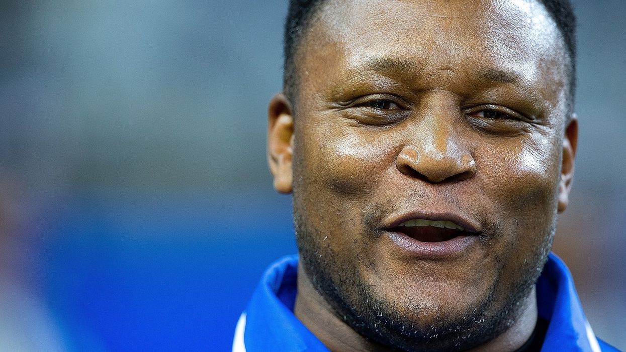 NFL legend Barry Sanders has the perfect reaction to confusion over Garth Brooks' 2020 'endorsement'