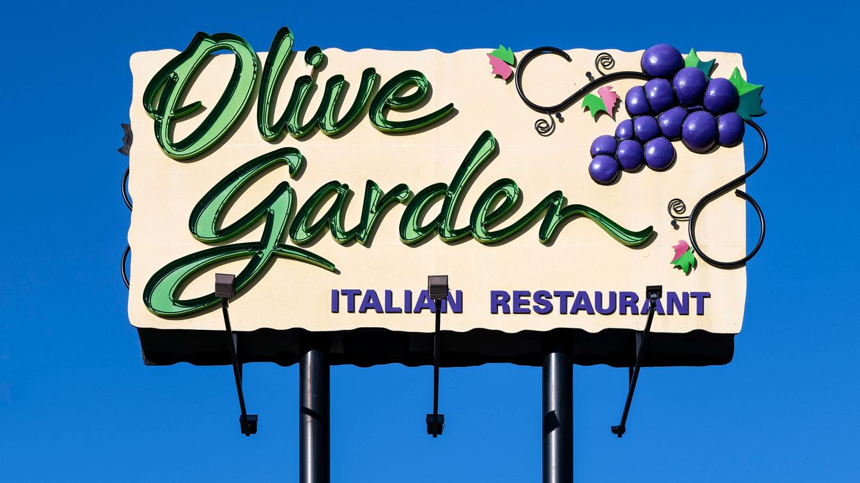 Olive Garden manager complied ‘without hesitation’ after a customer loudly demanded a nonblack server. Then the manager got a pink slip.
