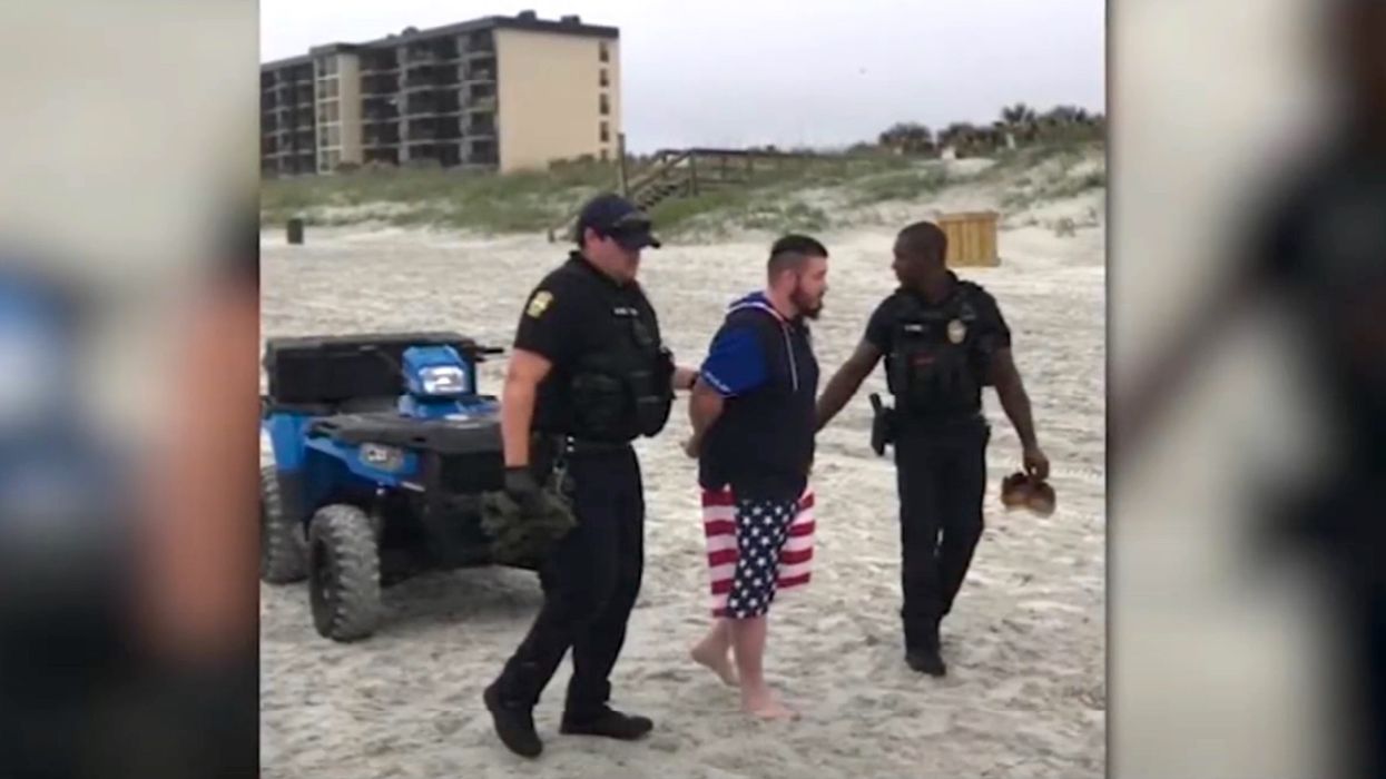 Cops nab murder suspect after he breaks social distancing rules at Florida beach