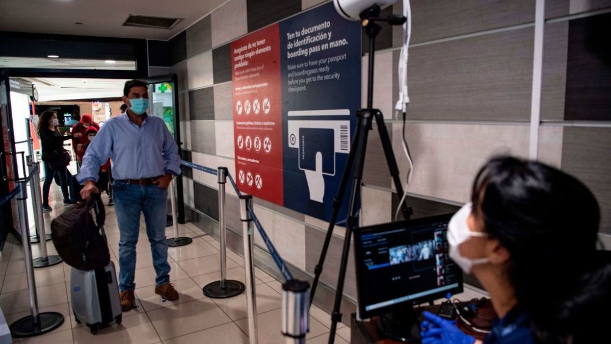 Major US airlines endorse requiring passengers to undergo temperature checks and wear masks