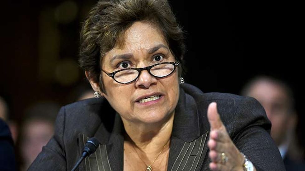 Clinton deported 4 times as many illegal aliens as Obama