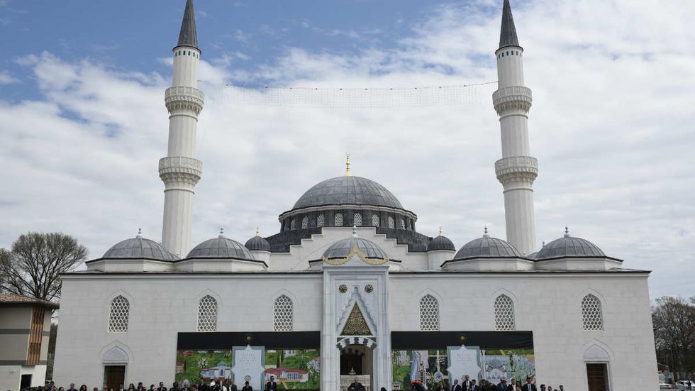 Turkish Islamic leader inaugurates largest mosque complex in US