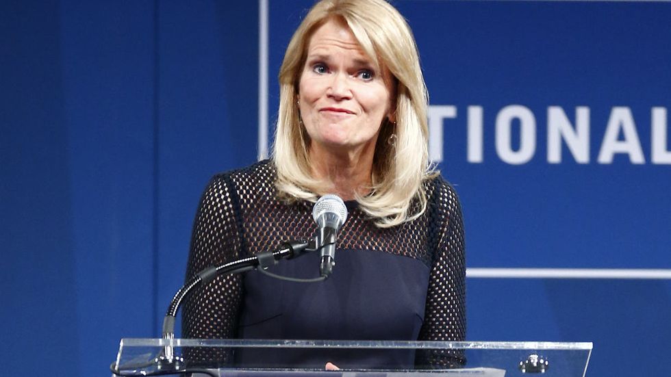 Martha Raddatz is the worst moderator of all time