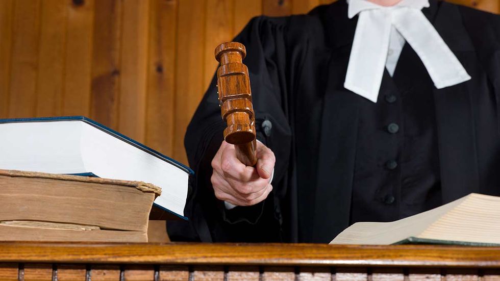 If a judge ordered Trump to resign, would that be the law?