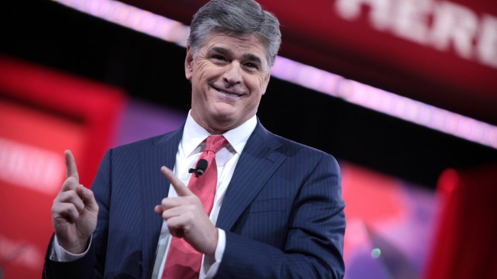 Don't fall for this bullcrap vacation story about Sean Hannity