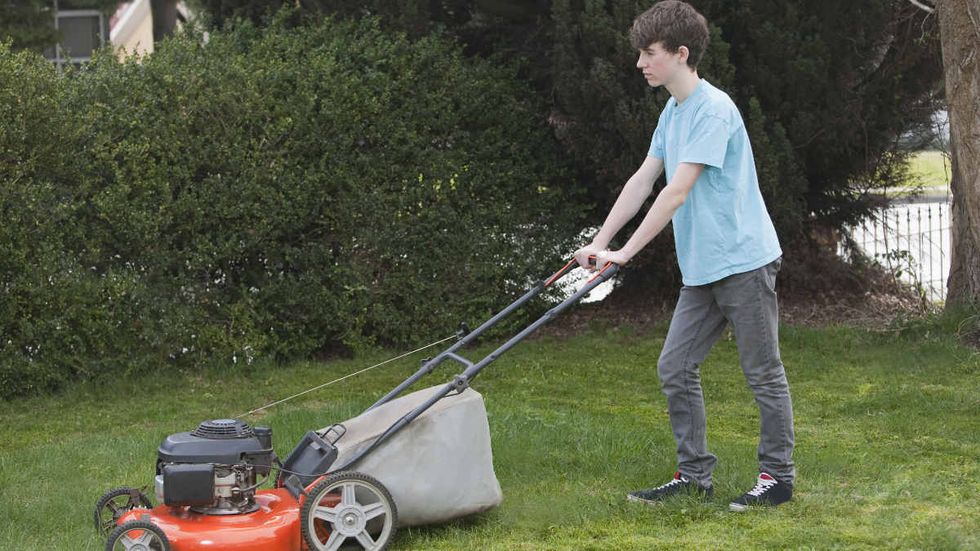 Gov’t sucks 101: Business license needed for teens to cut grass