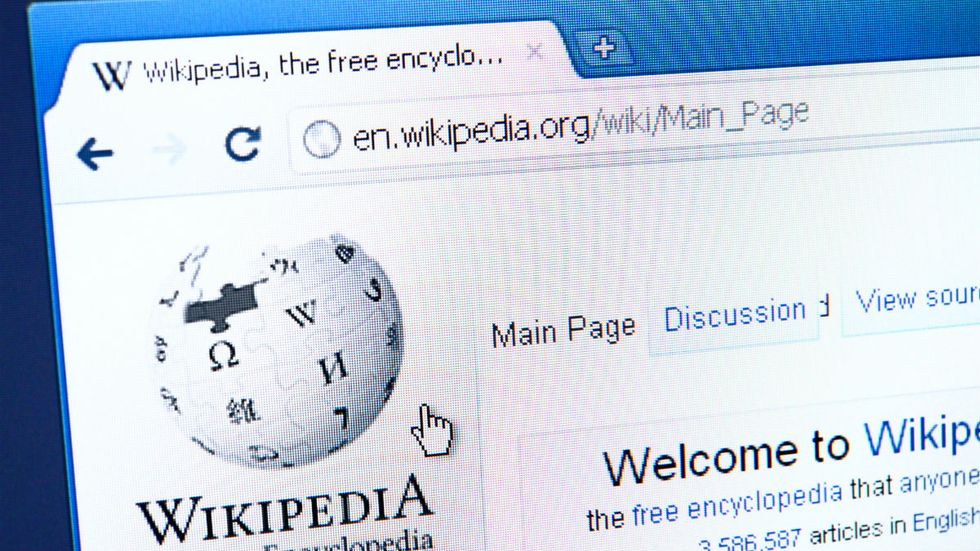How Wikipedia solved the knowledge problem