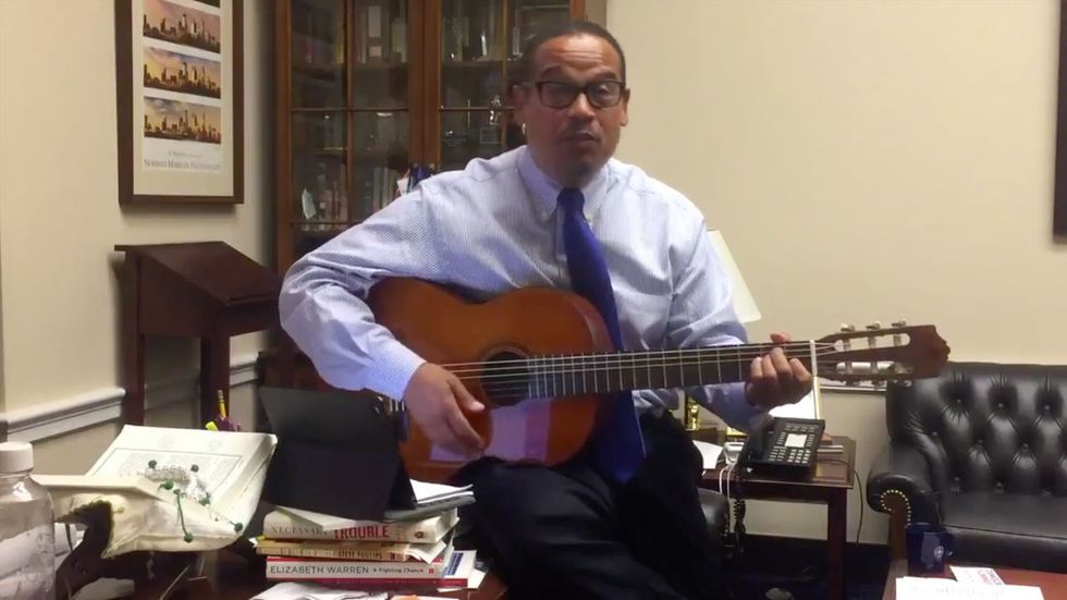 Keith Ellison praises minimum wage increase with ... sing-along