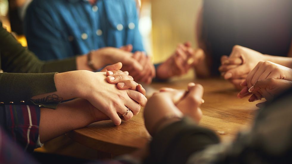 SCOTUS allows lower court to ban prayer from public square