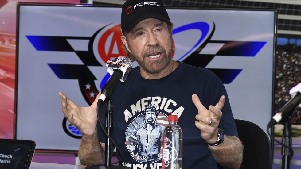 #ChuckNorrisFacts: Polls rise BEFORE a Chuck Norris endorsement