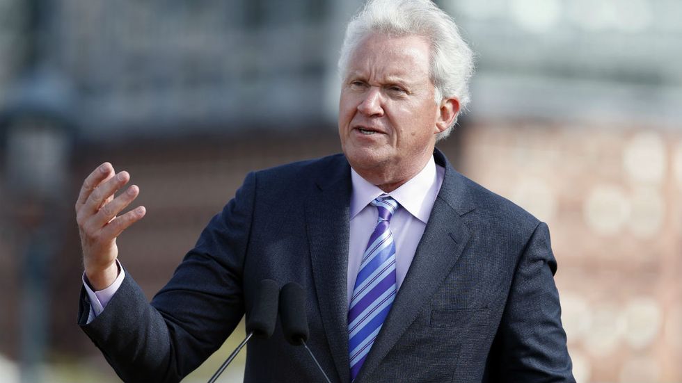 CEOs of GE & Apple exhibit outstanding leftist hypocrisy