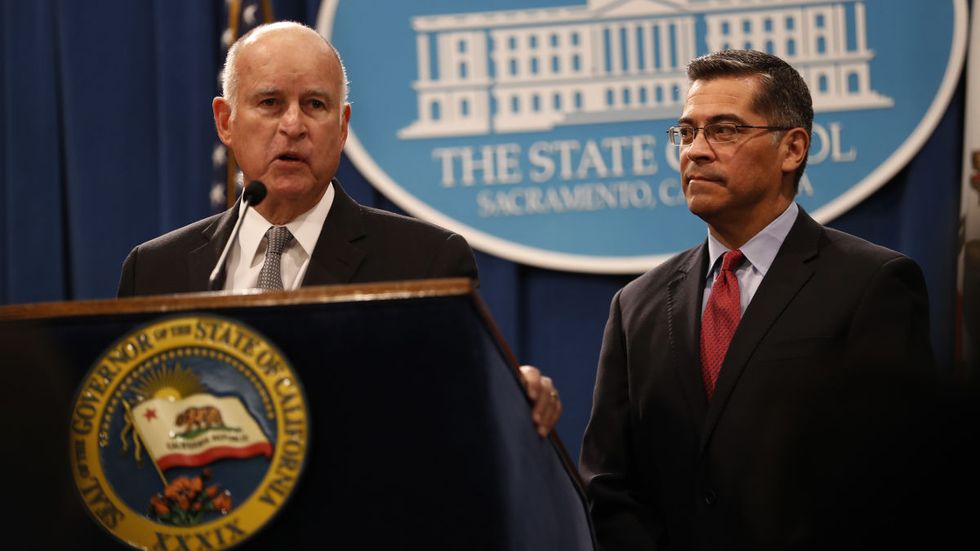 Mark Levin lambasts 'demagogue' California progressives who are nullifying federal immigration law