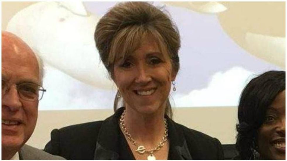 Hero pilot Tammie Jo Shults lauded for 'nerves of steel'