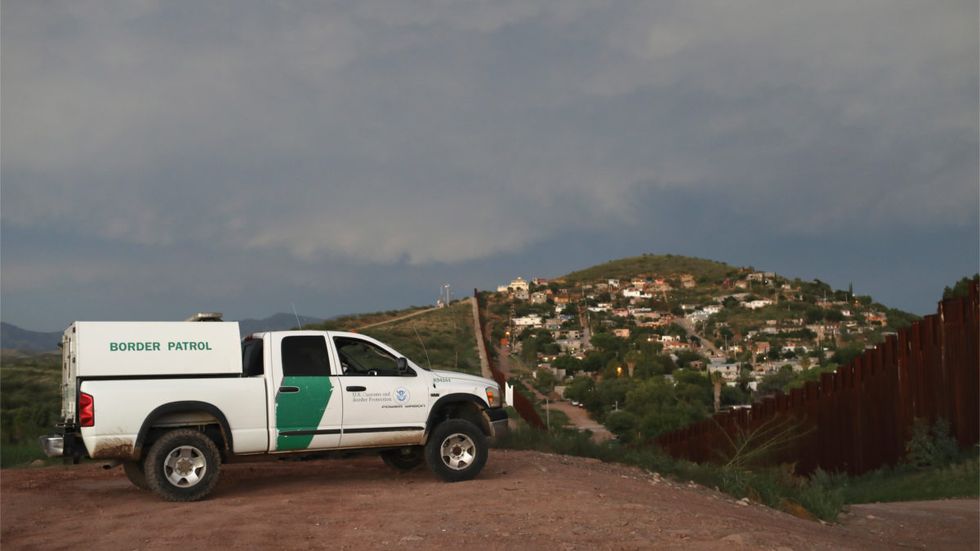 Border Patrol is bringing in illegal immigrants from BEHIND the fences