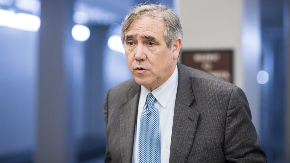 Senate Democrat demands the courts stop a vote on Kavanaugh