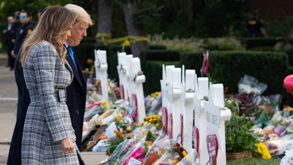 WATCH: Warm welcome for President Trump & first lady at Pittsburgh hospital