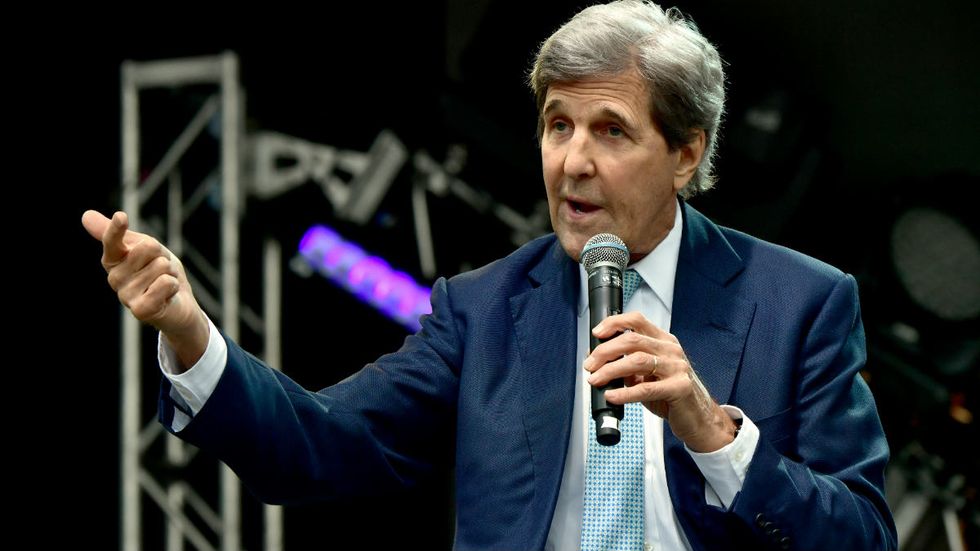 John Kerry, at Davos, calls on President Trump to ‘resign’