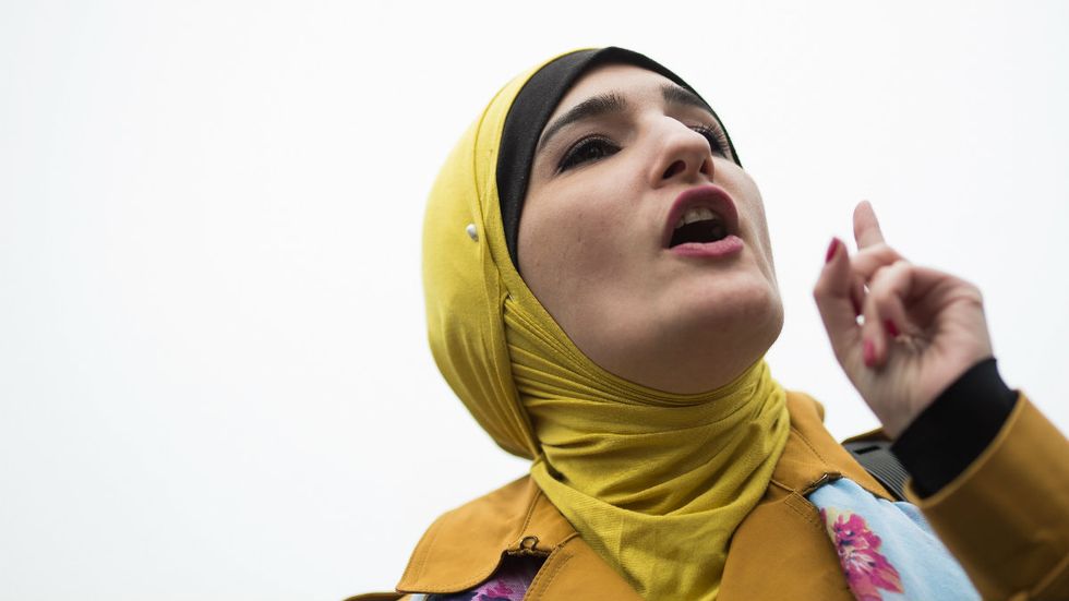 WATCH: Linda Sarsour gives orders to CAIR thugs who then block reporter from questioning Rep. Rashida Tlaib