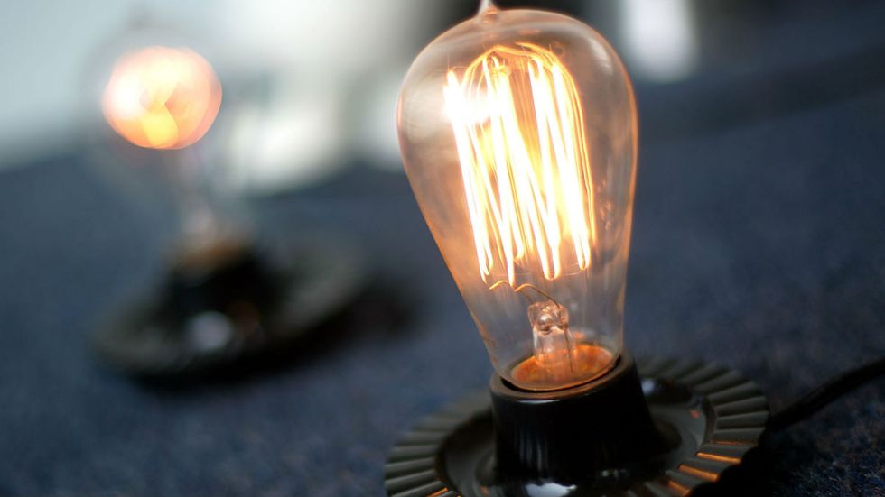 The Trump administration is planning to re-legalize light bulbs set to be outlawed by Obama admin