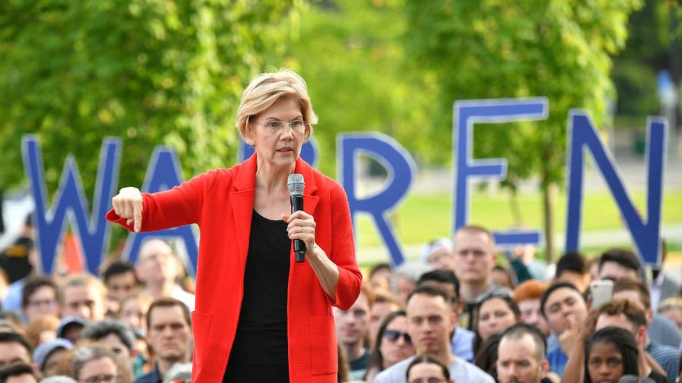Does Elizabeth Warren really think she can get rid of the Electoral College before 2024?