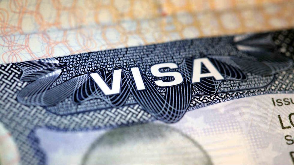 Horowitz: Graham, admin officials pushing for MORE visas from China … during the China virus