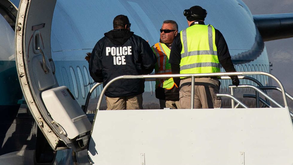 Horowitz: Why is coronavirus being used as excuse to release illegal aliens instead of send them back?