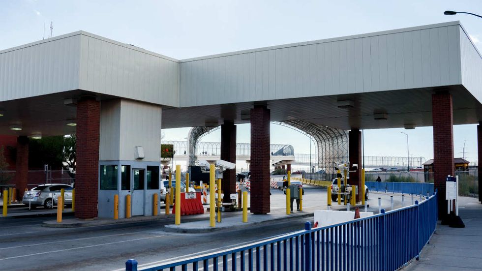 Horowitz: Air travel from Europe to US to shut down over coronavirus. But what about our southern border?