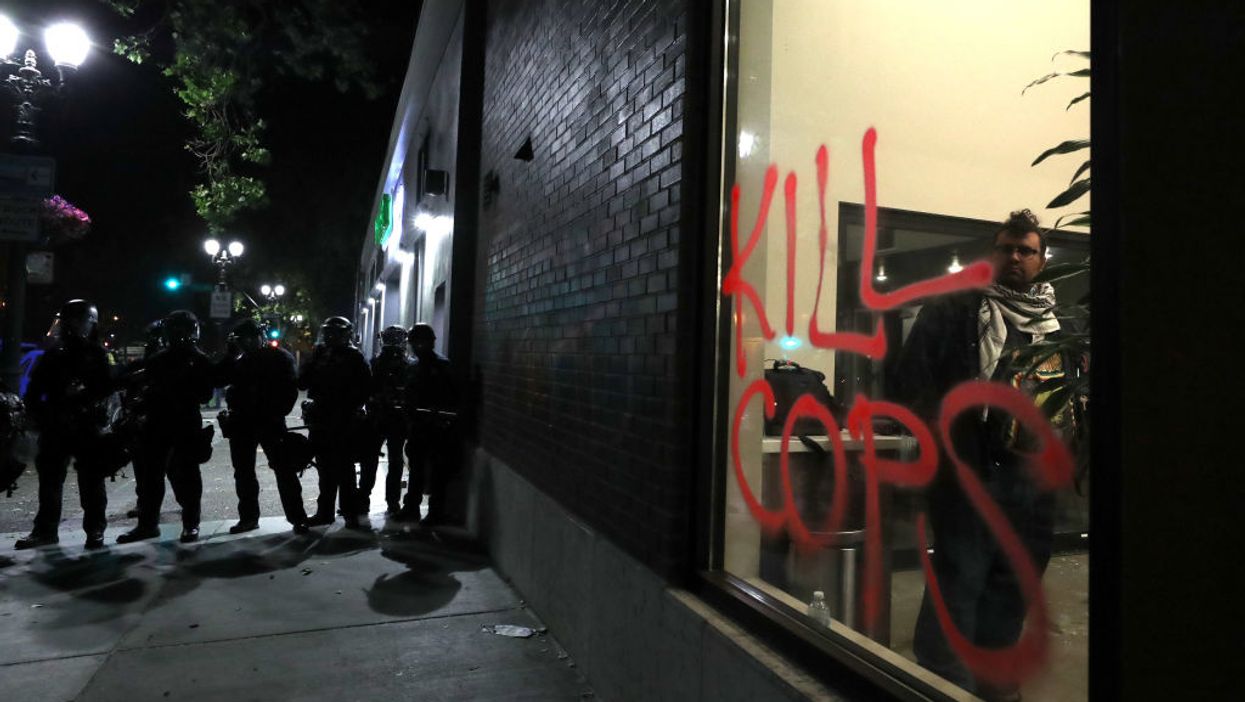 Federal Protective Services officer shot and killed, another critically wounded during Oakland riots