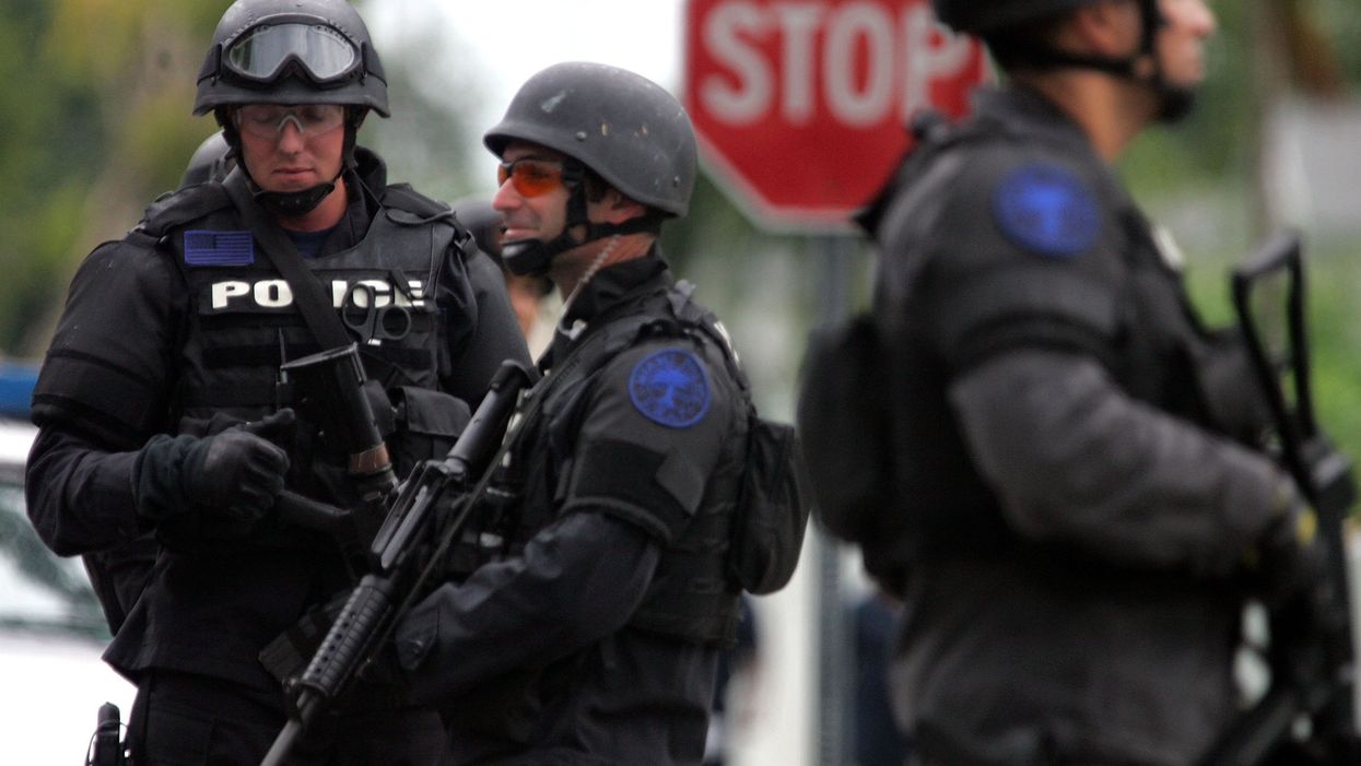 Entire Florida city's SWAT team resigns after police chief kneels with protesters