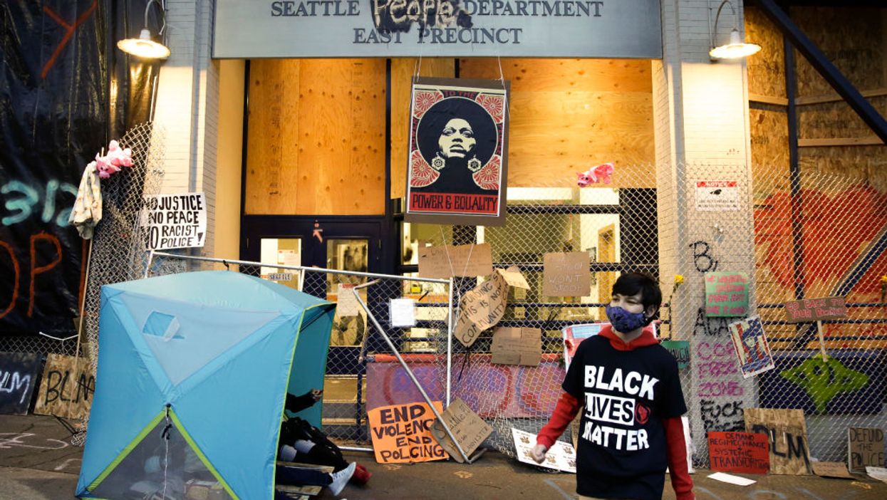 There was a dumpster fire in the autonomous zone so citizens of the CHAZ called the Seattle fire department