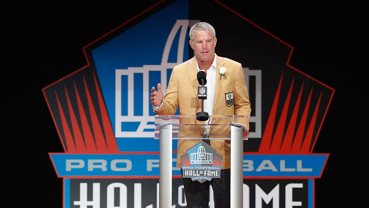 Brett Favre says Colin Kaepernick should be considered a 'hero' like Army Ranger Pat Tillman