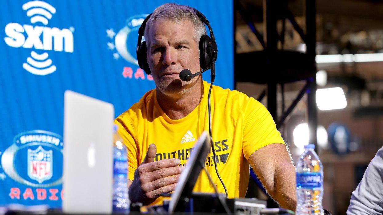Brett Favre says Pat Tillman 'deserves the highest honor,' walks back comparison to Colin Kaepernick