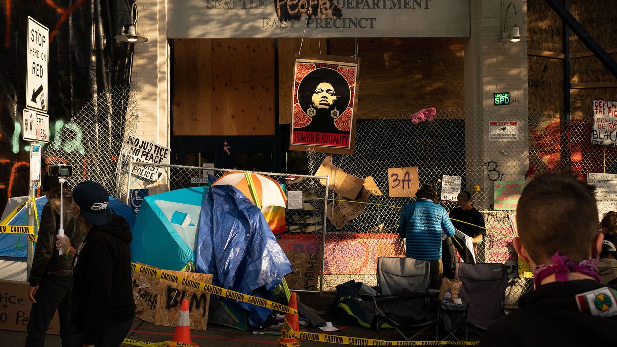 Seattle mayor met with CHOP protesters and gave them a deadline for the barriers to come down