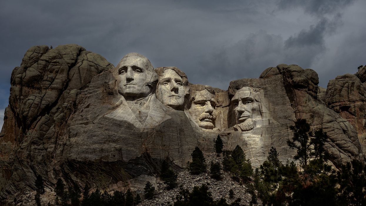 Sioux leaders call for Mount Rushmore to be 'removed'