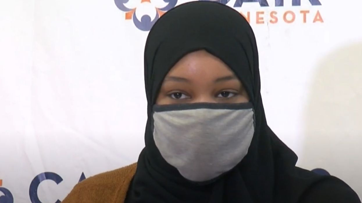 Muslim woman says Starbucks barista wrote 'ISIS' on her cup — she wants employee and manager fired