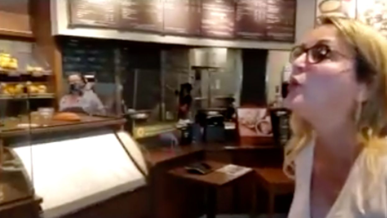 Woman goes into full meltdown over masks at Panera Bread — with a bizarre explanation: Pants don’t stop farts. Bystanders gang up and savage her.