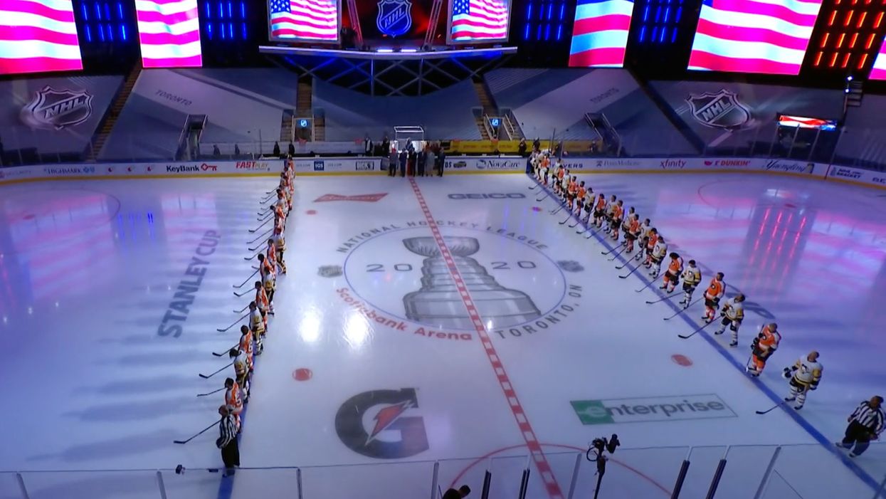 There's no kneeling in the NHL: No less than 6 teams link arms, stand together during national anthem to show unity