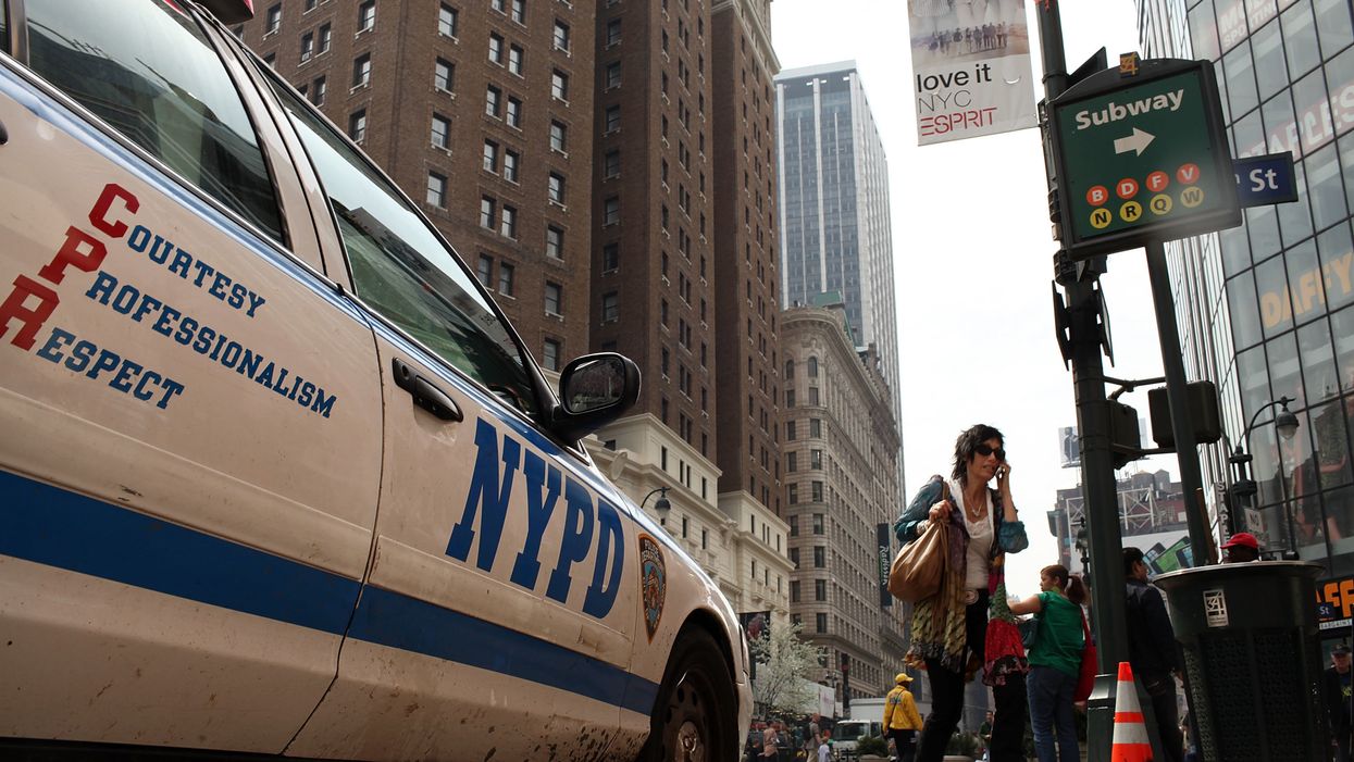 Group of teens brutally beat off-duty NYPD officer after he tells them he's an officer: report