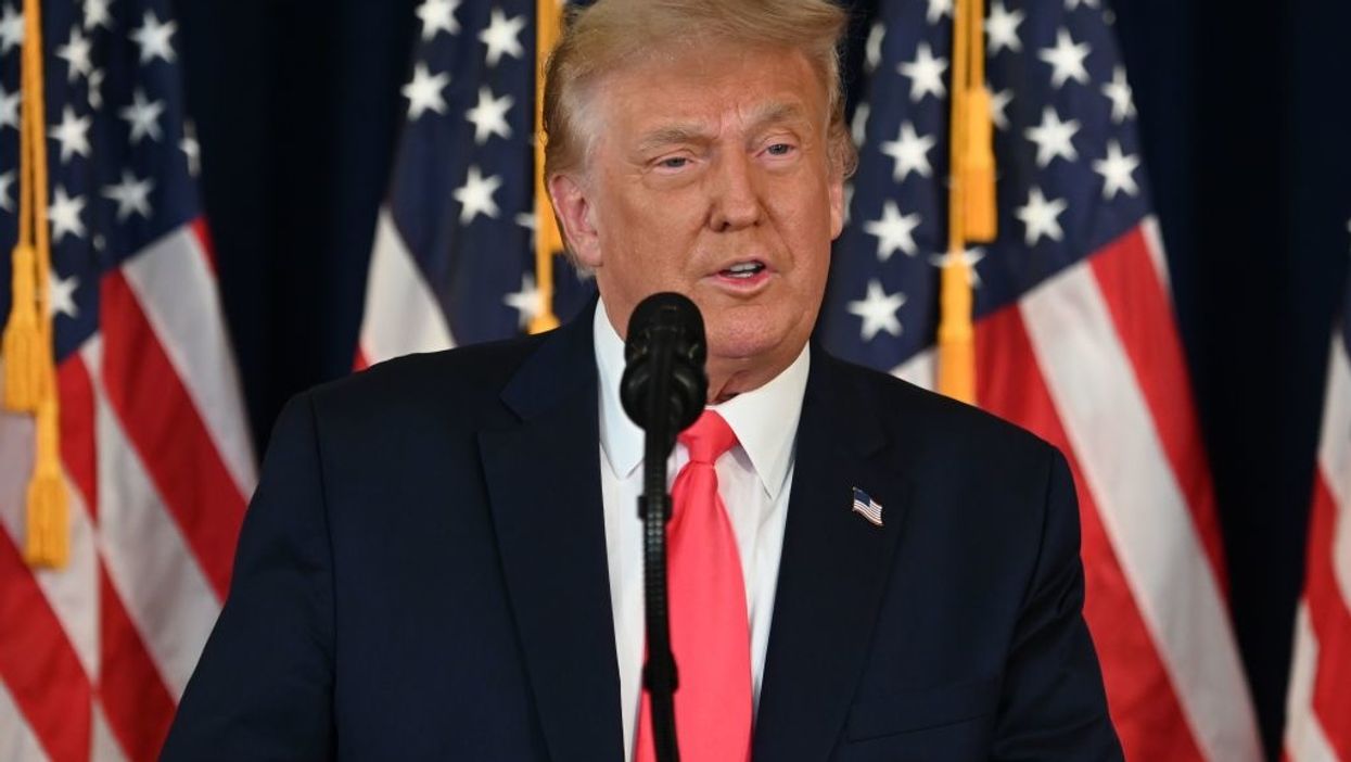 Trump signs executive orders to deliver economic relief from COVID-19 pandemic, bypasses Congress