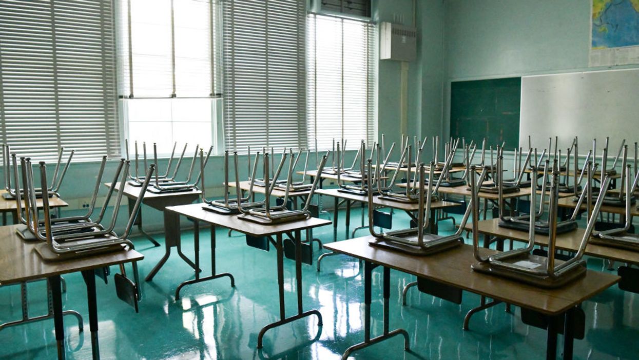 Teachers stage 'sickout,' forcing Arizona school district to cancel classes