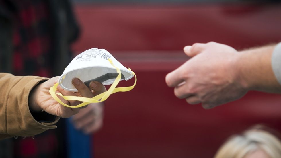 Horowitz: Our government openly warned against universal masking during wildfires — It should apply to virus too