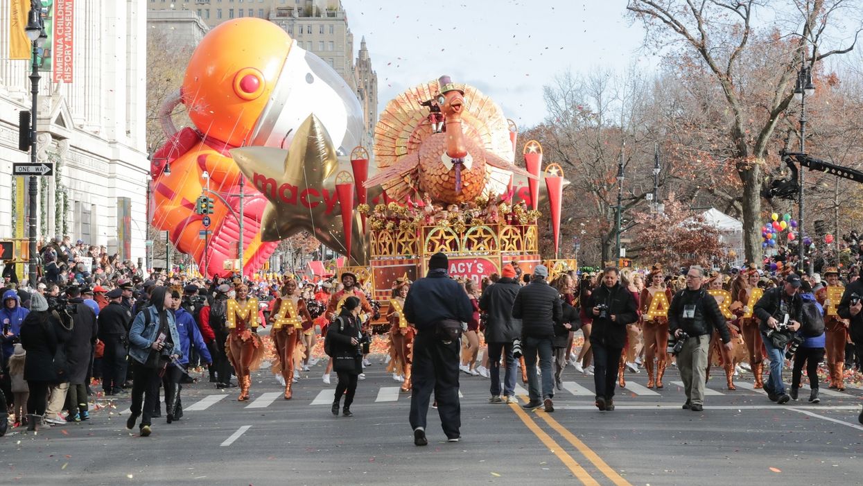 CDC urges Americans to avoid Thanksgiving parades, large indoor gatherings