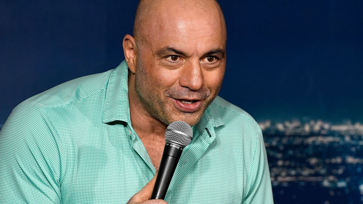 Joe Rogan denies censorship rumor after his podcast with Alex Jones disappears, then his explanation gets deleted too