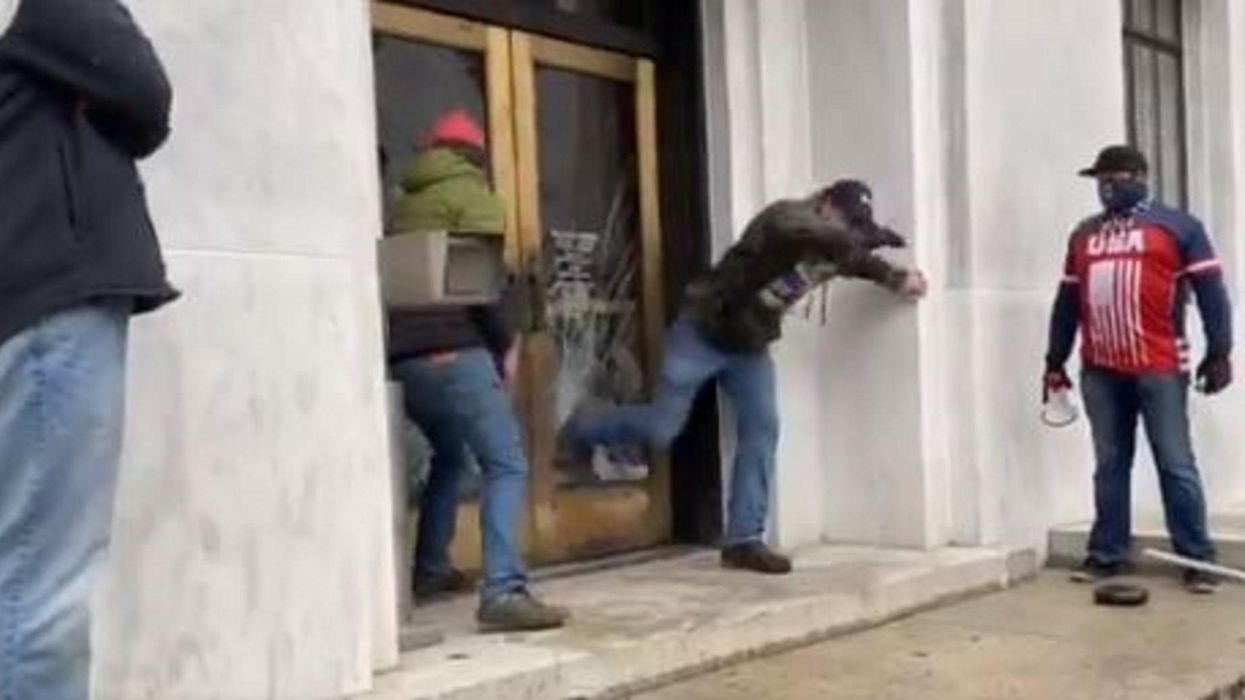 Oregon State Police declare unlawful assembly as anti-lockdown protesters storm Capitol building, try to disrupt special session